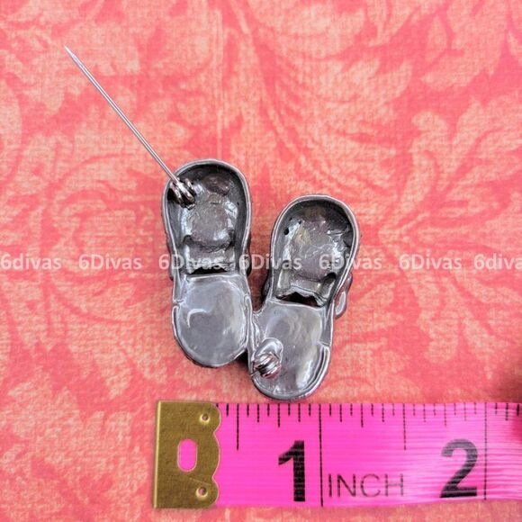 BABY Shoes Brooch Pin - Picture 4 of 5